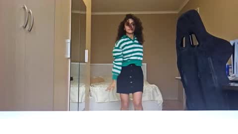 adrianasegrest online show from 2, 12, 2025