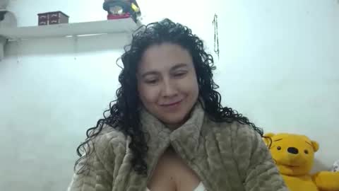 Snapshot of adrianatellez chatting on 1, 10, 2025 Adriana Tellez online show from 1, 10, 2025