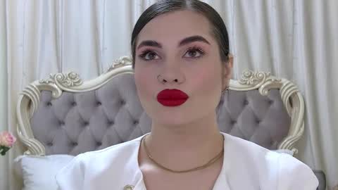 AdrianaTores online show from 28, 11, 2025