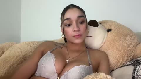 Snapshot of adriannarodriguez chatting on 25, 1, 2025 Adrianna  online show from 25, 1, 2025