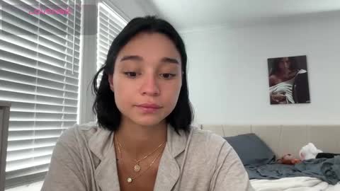 Snapshot of adriannarodriguez chatting on 8, 9, 2025 Adrianna  online show from 8, 9, 2025