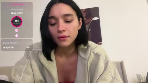 Snapshot of adriannarodriguez chatting on 19, 11, 2025 Adrianna online show from 19, 11, 2025