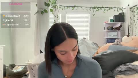 Adrianna  online show from 22, 4, 2026