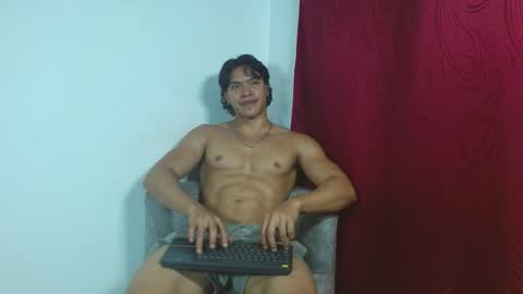 Snapshot of adriel_escalante chatting on 12, 10, 2025 adriel_escalante online show from 12, 10, 2025