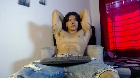 Snapshot of adriel_escalante chatting on 13, 12, 2025 adriel_escalante online show from 13, 12, 2025
