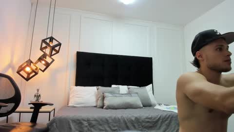 Adrein Roche online show from 27, 2, 2025