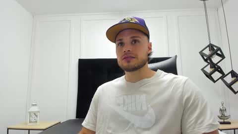 Adrein Roche online show from 21, 10, 2025