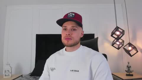 Adrein Roche online show from 9, 11, 2025