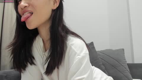 Aenie online show from 27, 1, 2025