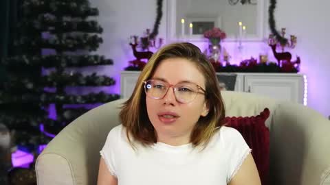 Snapshot of aelia_anara chatting on 21, 11, 2025 Aelia online show from 21, 11, 2025