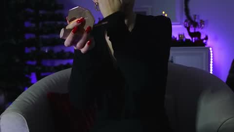 Snapshot of aelia_anara chatting on 22, 11, 2025 Aelia online show from 22, 11, 2025