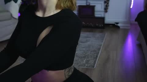 Snapshot of aelia_anara chatting on 2, 12, 2025 Aelia online show from 2, 12, 2025