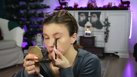 Snapshot of aelia_anara chatting on 3, 12, 2025 Aelia online show from 3, 12, 2025