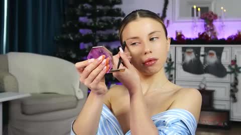 Snapshot of aelia_anara chatting on 18, 12, 2025 Aelia online show from 18, 12, 2025