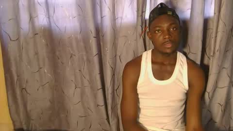 Snapshot of african_hotchocolate chatting on 14, 12, 2025 sexiest online show from 14, 12, 2025