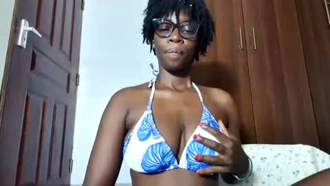 Snapshot of afro_pop chatting on 24, 4, 2026 Leah online show from 24, 4, 2026