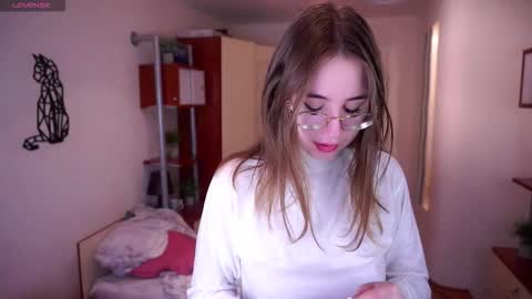 Kind sensual Emma fav pattern 2266 online show from 26, 2, 2026