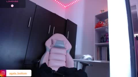 Snapshot of agata_bolton chatting on 14, 2, 2025 Agata online show from 14, 2, 2025