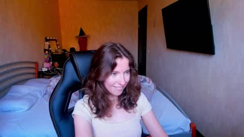 Snapshot of agata_in_wonderland chatting on 9, 10, 2025 agata_in_wonderland online show from 9, 10, 2025