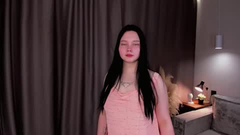 Snapshot of agatabell_ chatting on 17, 12, 2025 Rose online show from 17, 12, 2025