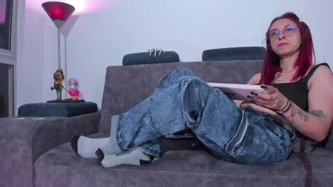 Agata Collinss online show from 2, 2, 2025