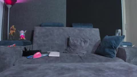 Agata Collinss online show from 10, 2, 2025