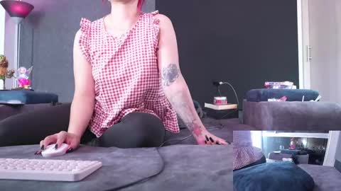 Agata Collinss online show from 7, 3, 2025