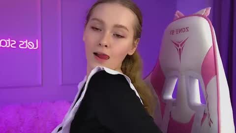 AgataFoxley online show from 8, 3, 2026