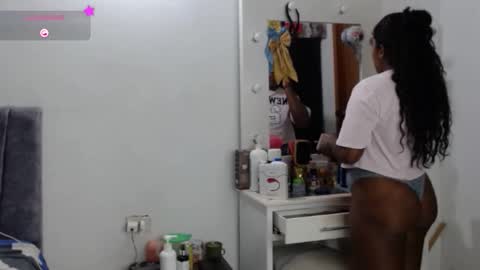 Snapshot of agatasexyxx chatting on 14, 10, 2025 independent model online show from 14, 10, 2025