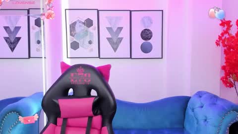 Snapshot of agatha_luxx chatting on 8, 3, 2025 Agatha online show from 8, 3, 2025