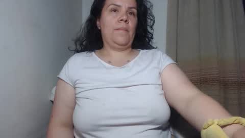 Snapshot of agathaaaa chatting on 27, 10, 2025 online show from 27, 10, 2025