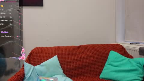 Agelina Lilly Laura online show from 31, 3, 2026