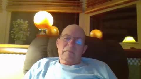 aguynrkfrd online show from 4, 4, 2026