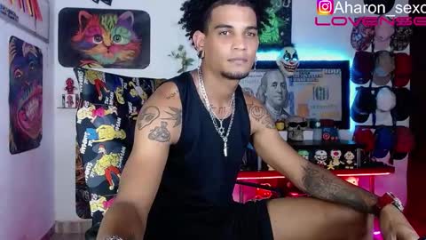 Snapshot of aharon_sexo1 chatting on 24, 10, 2025 Aharon Zamora online show from 24, 10, 2025