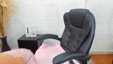 Snapshot of ahisha09 chatting on 18, 2, 2025 Ahisha online show from 18, 2, 2025