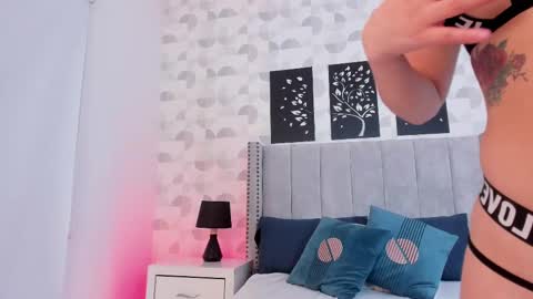 ahsly_ms online show from 22, 2, 2025