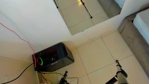 Snapshot of ahslyevans__ chatting on 14, 4, 2026 AHSLY online show from 14, 4, 2026