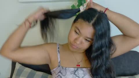 Snapshot of ahslyevans__ chatting on 30, 4, 2026 AHSLY online show from 30, 4, 2026