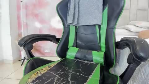 karoline  online show from 26, 11, 2025