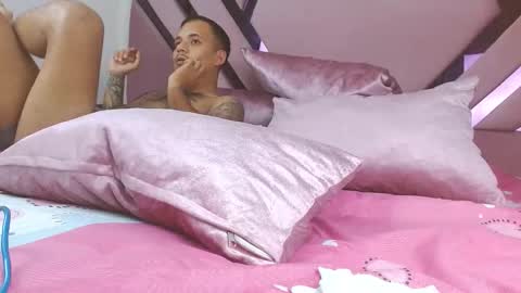 Snapshot of aiilynsmiith chatting on 19, 10, 2025 aiilynsmiith online show from 19, 10, 2025