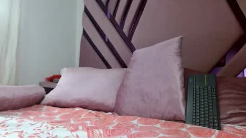 Snapshot of aiilynsmiith chatting on 16, 12, 2025 aiilynsmiith online show from 16, 12, 2025