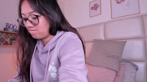 Aily Yozuko online show from 6, 12, 2024