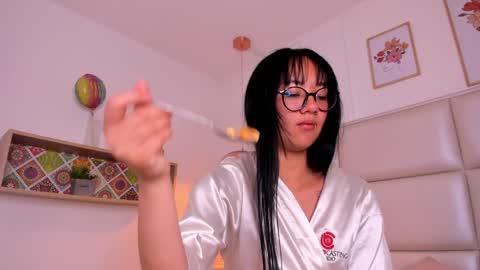 Aily Yozuko online show from 31, 12, 2024