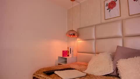 Aily Yozuko online show from 25, 9, 2025