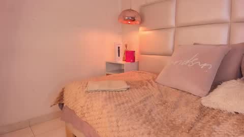 Aily Yozuko online show from 28, 10, 2025