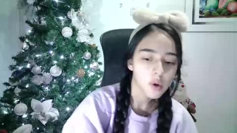 Snapshot of aineangeel chatting on 4, 12, 2024 AINE online show from 4, 12, 2024