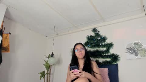 Snapshot of ainoa_pink chatting on 26, 11, 2025 Ainoa online show from 26, 11, 2025