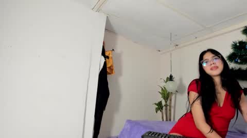 Snapshot of ainoa_pink chatting on 28, 11, 2025 Ainoa online show from 28, 11, 2025