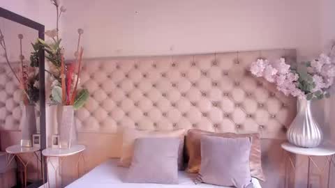 AishaValcazar online show from 20, 12, 2025