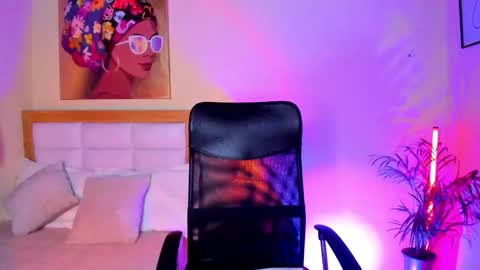 Aitana Brown online show from 13, 2, 2026